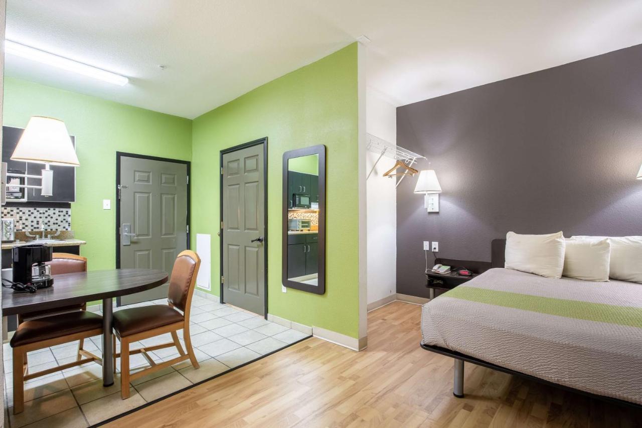 Studio 6 Tx 2* Bay City